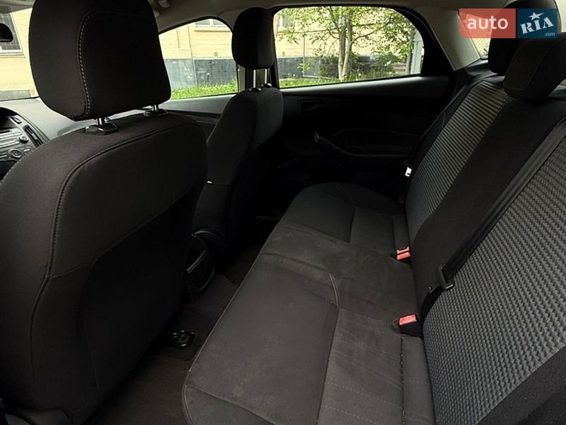 Седан Ford Focus 2015 в Львове фото 11 Седан Ford Focus 2015 в Львове