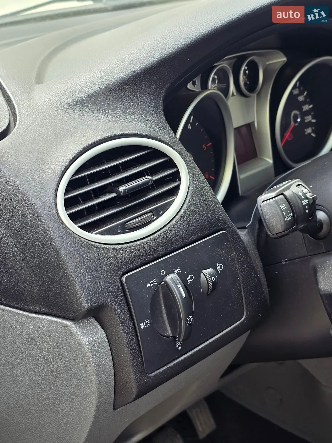2010 Ford Focus - мініатюра 23