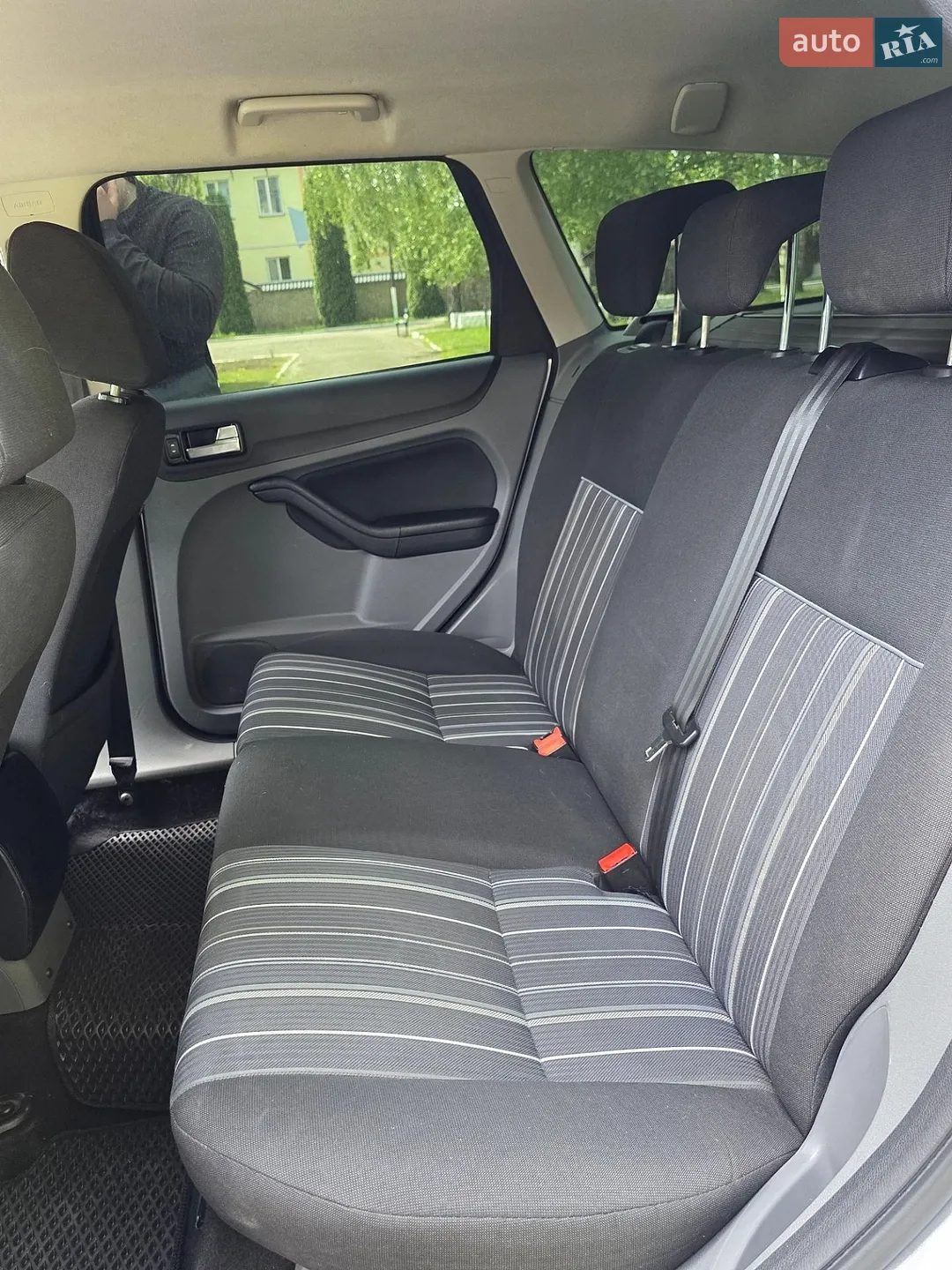 2010 Ford Focus - мініатюра 27