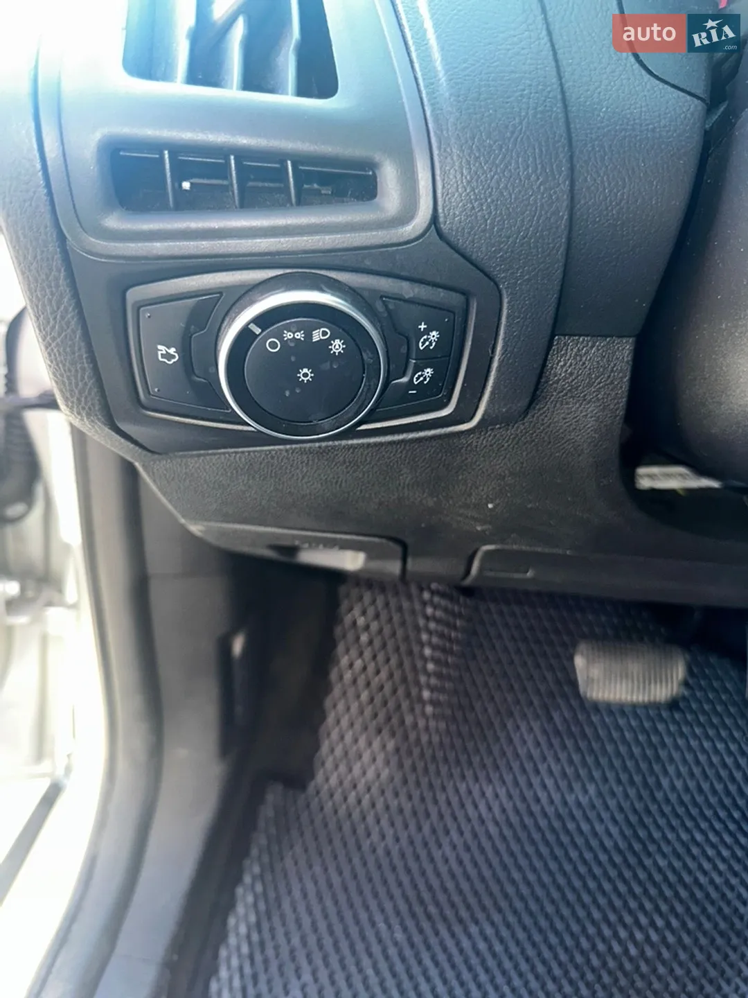 2016 Ford Focus - мініатюра 14