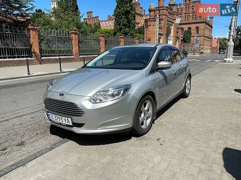 Хетчбек Ford Focus 2018 в Чернівцях