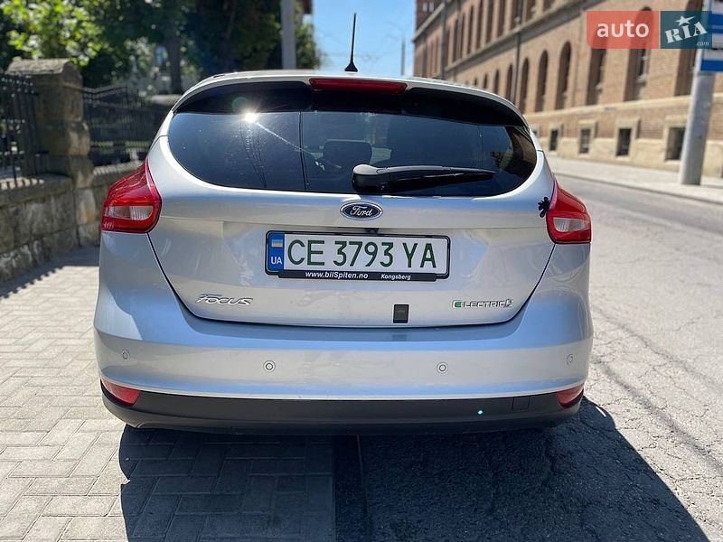 Хетчбек Ford Focus 2018 в Чернівцях