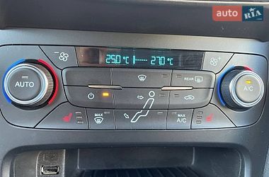 Хетчбек Ford Focus 2018 в Чернівцях