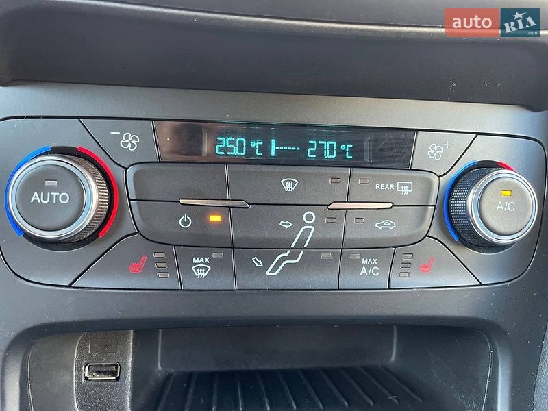 Хетчбек Ford Focus 2018 в Чернівцях