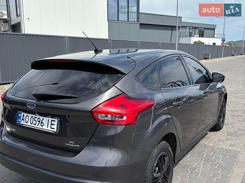 Хэтчбек Ford Focus 2015 в Ужгороде