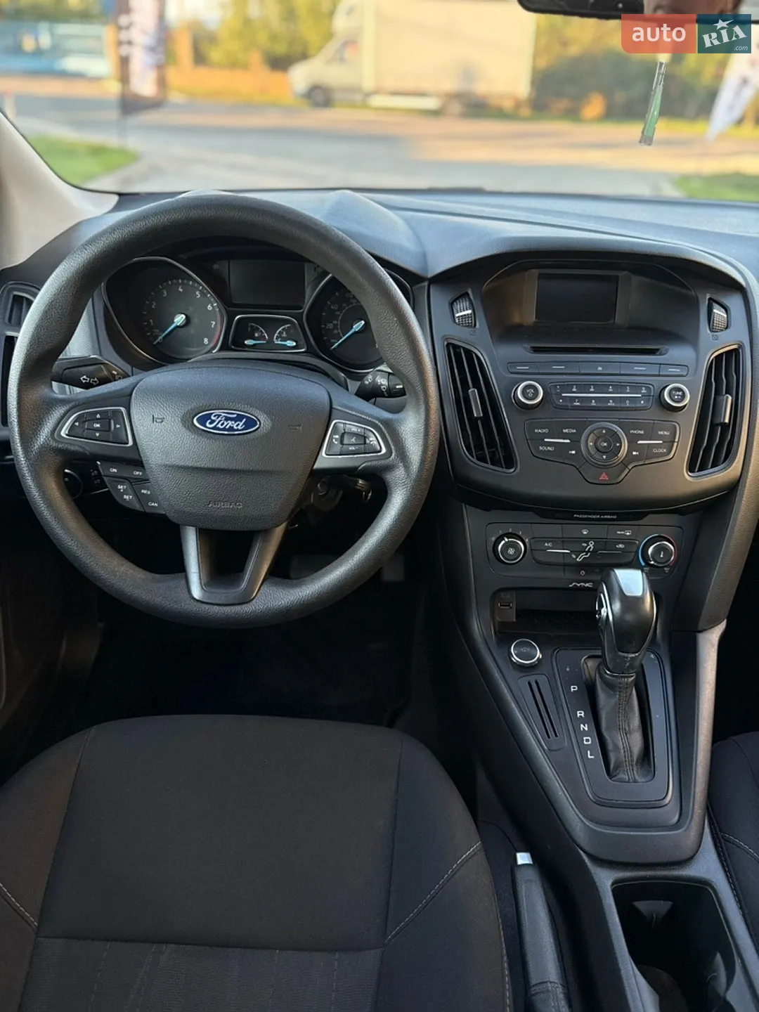 2016 Ford Focus - мініатюра 16