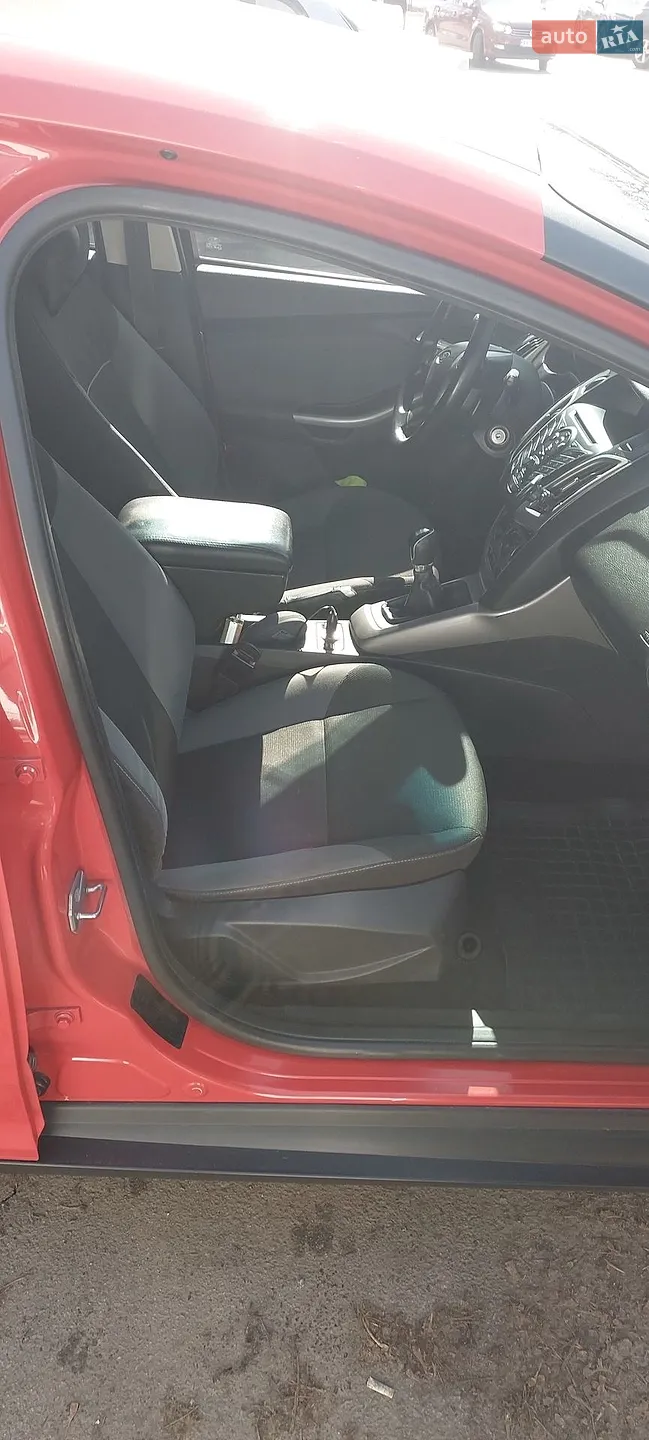 2011 Ford Focus - мініатюра 16