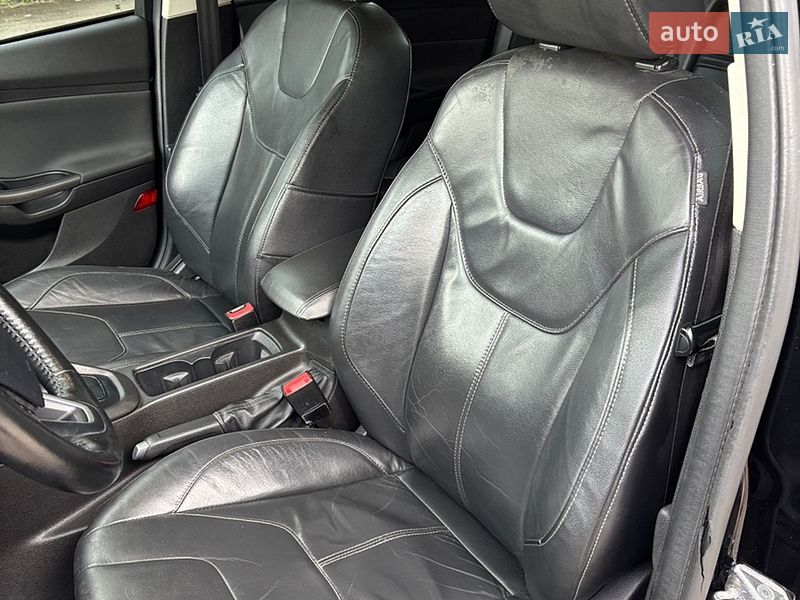 Седан Ford Focus 2015 в Днепре