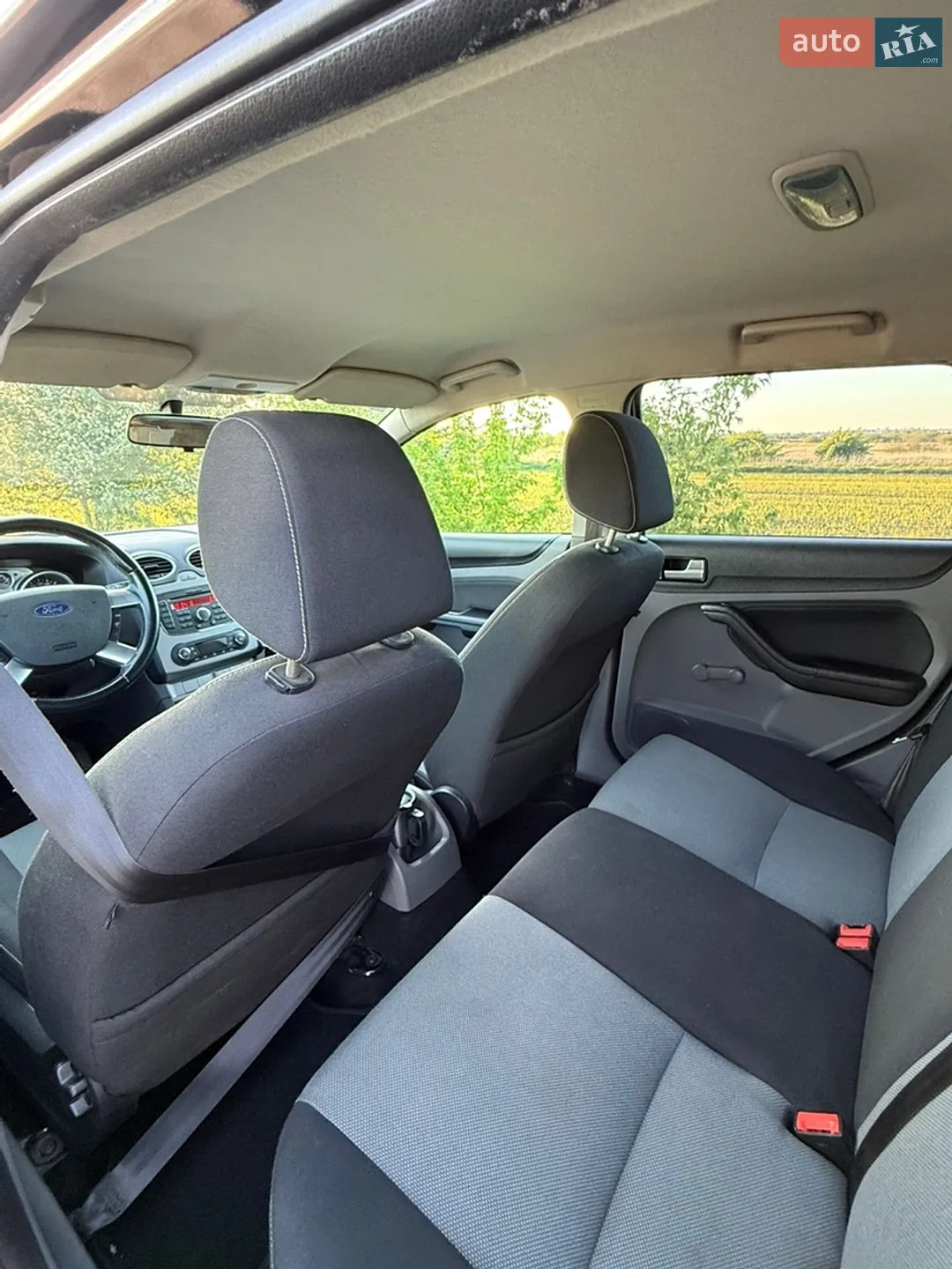 2010 Ford Focus - мініатюра 13