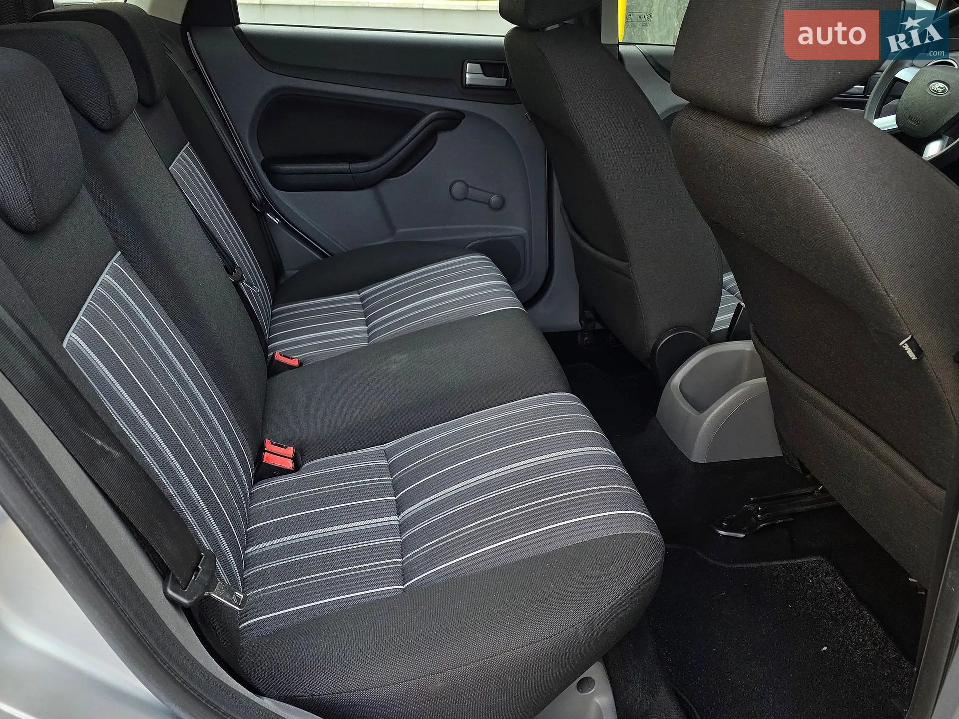 2010 Ford Focus - мініатюра 31