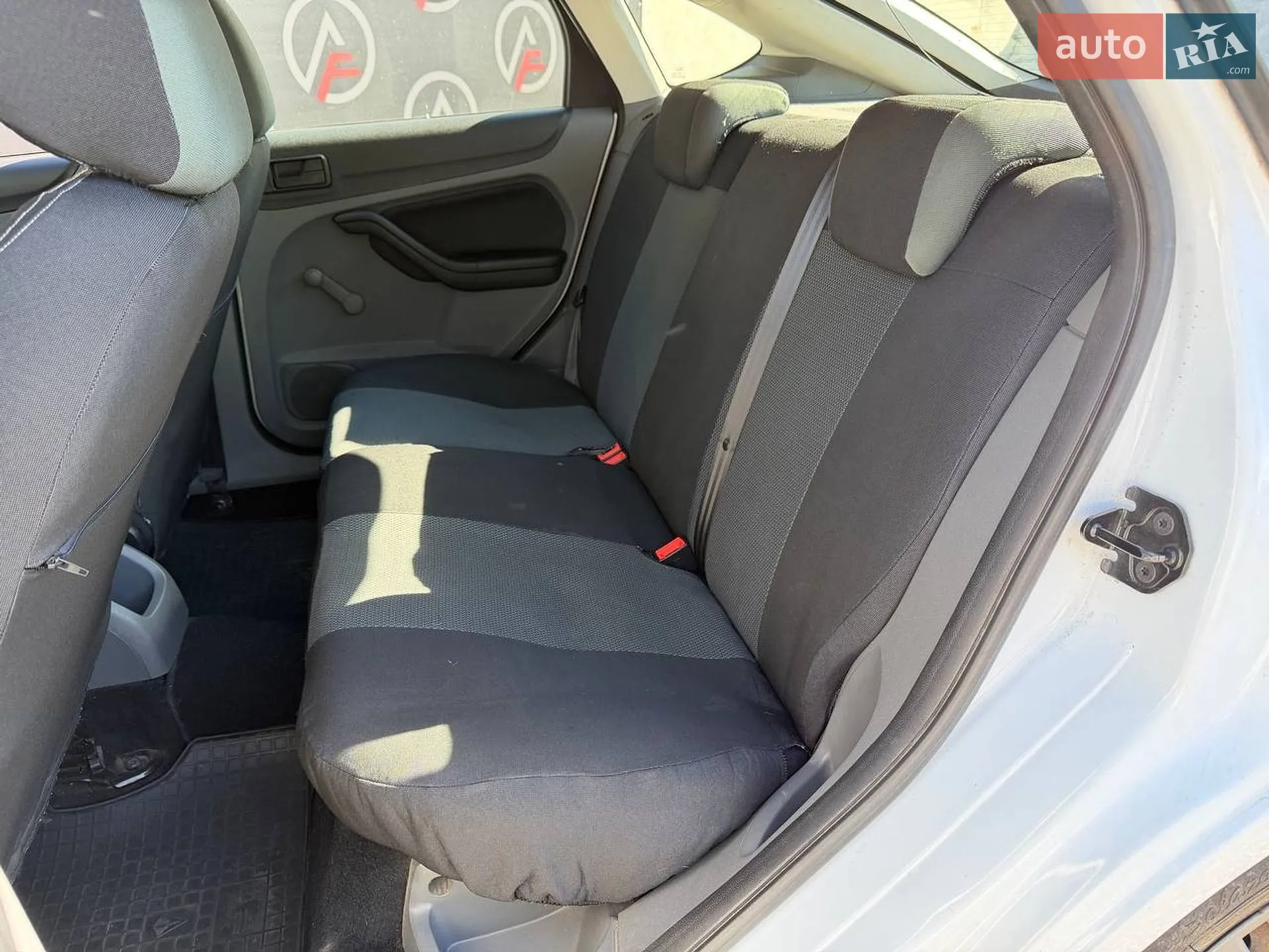 2011 Ford Focus - мініатюра 10