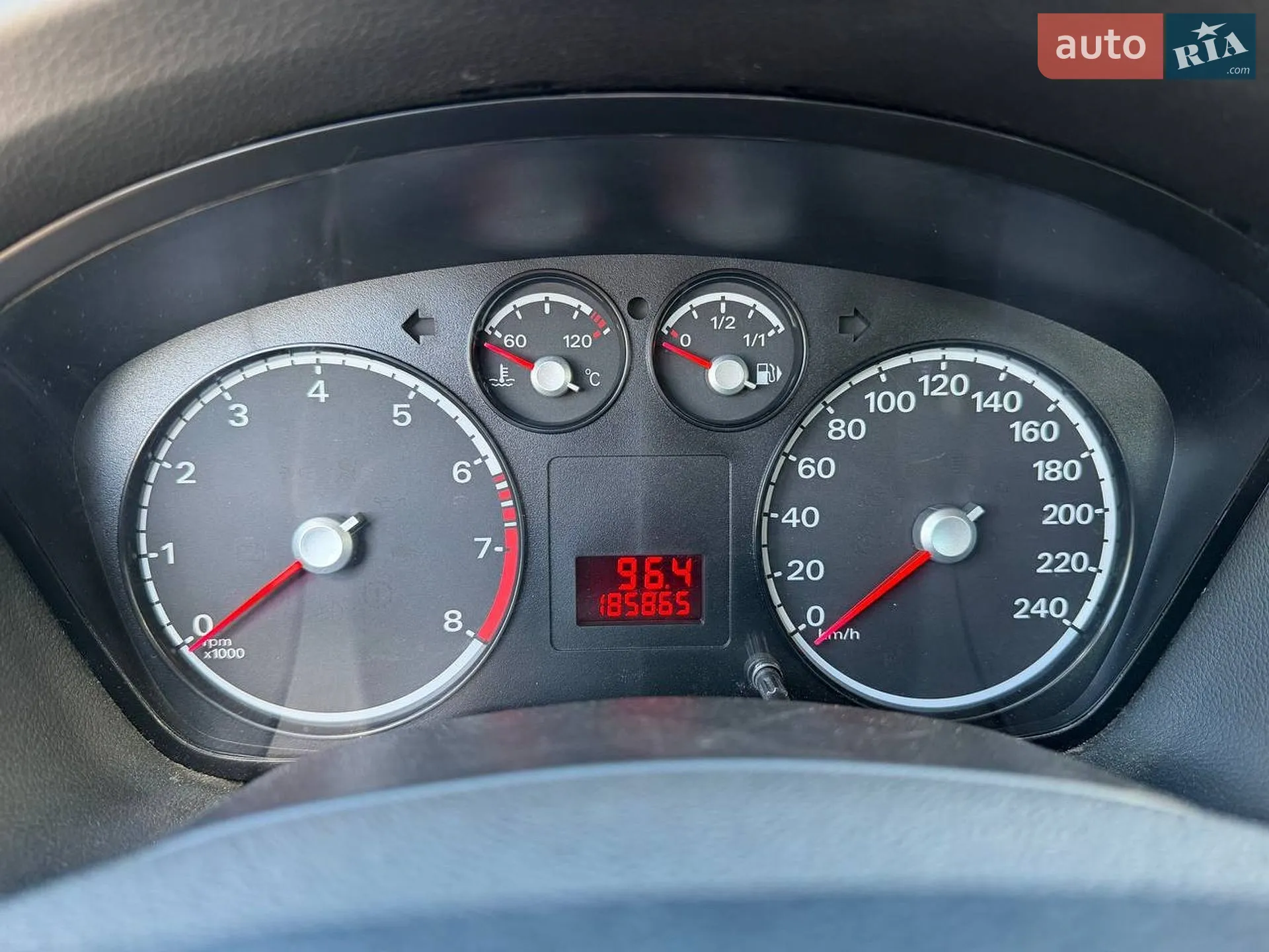 2011 Ford Focus - мініатюра 18