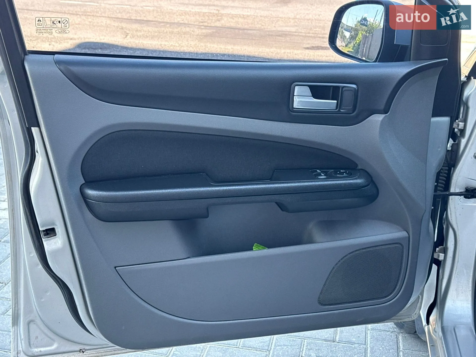 2010 Ford Focus - мініатюра 13