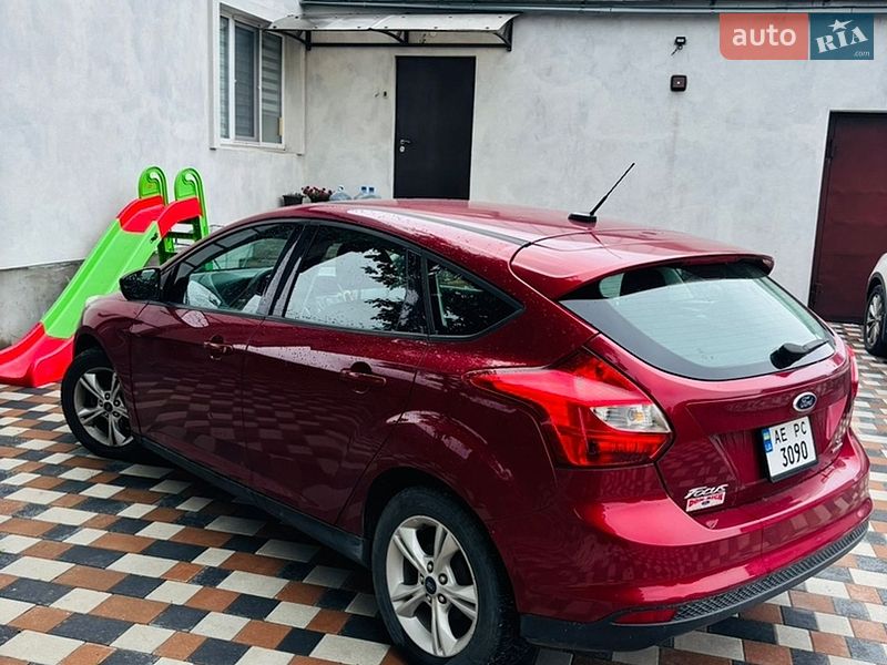 Хетчбек Ford Focus 2014 в Дніпрі