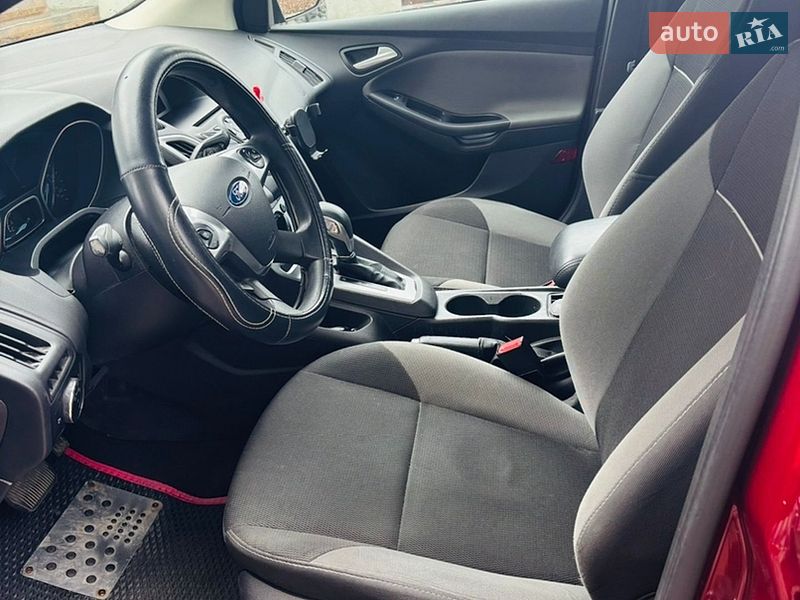 Хетчбек Ford Focus 2014 в Дніпрі