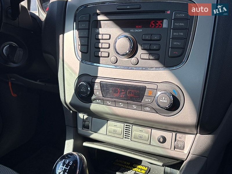 Хетчбек Ford Focus 2010 в Рокитному