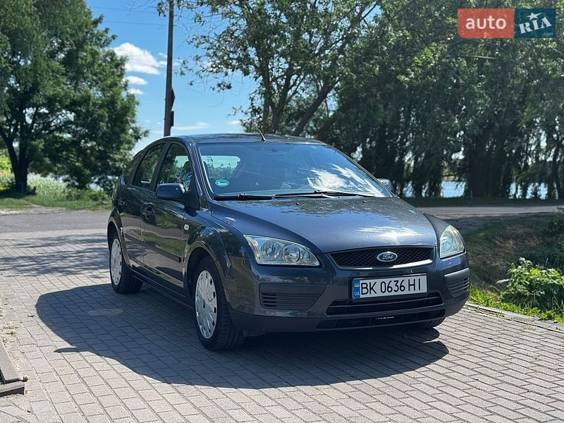 Хэтчбек Ford Focus 2006 в Млинове