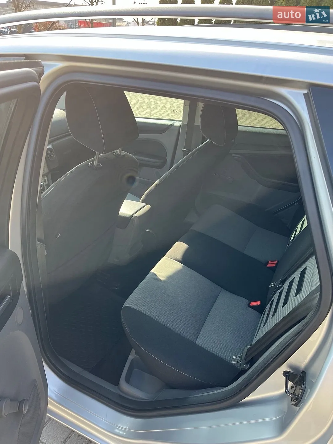 2010 Ford Focus - мініатюра 11