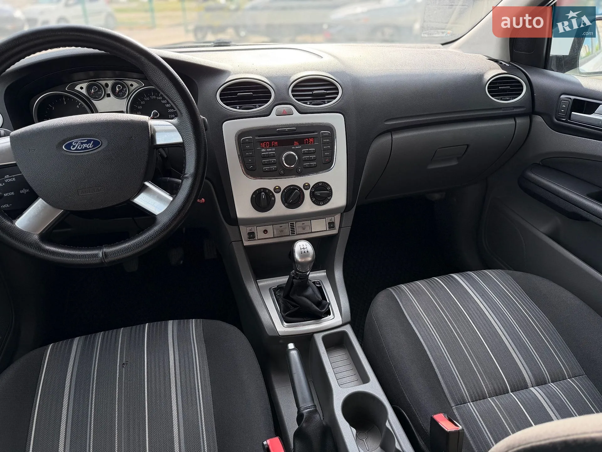 2010 Ford Focus - мініатюра 27