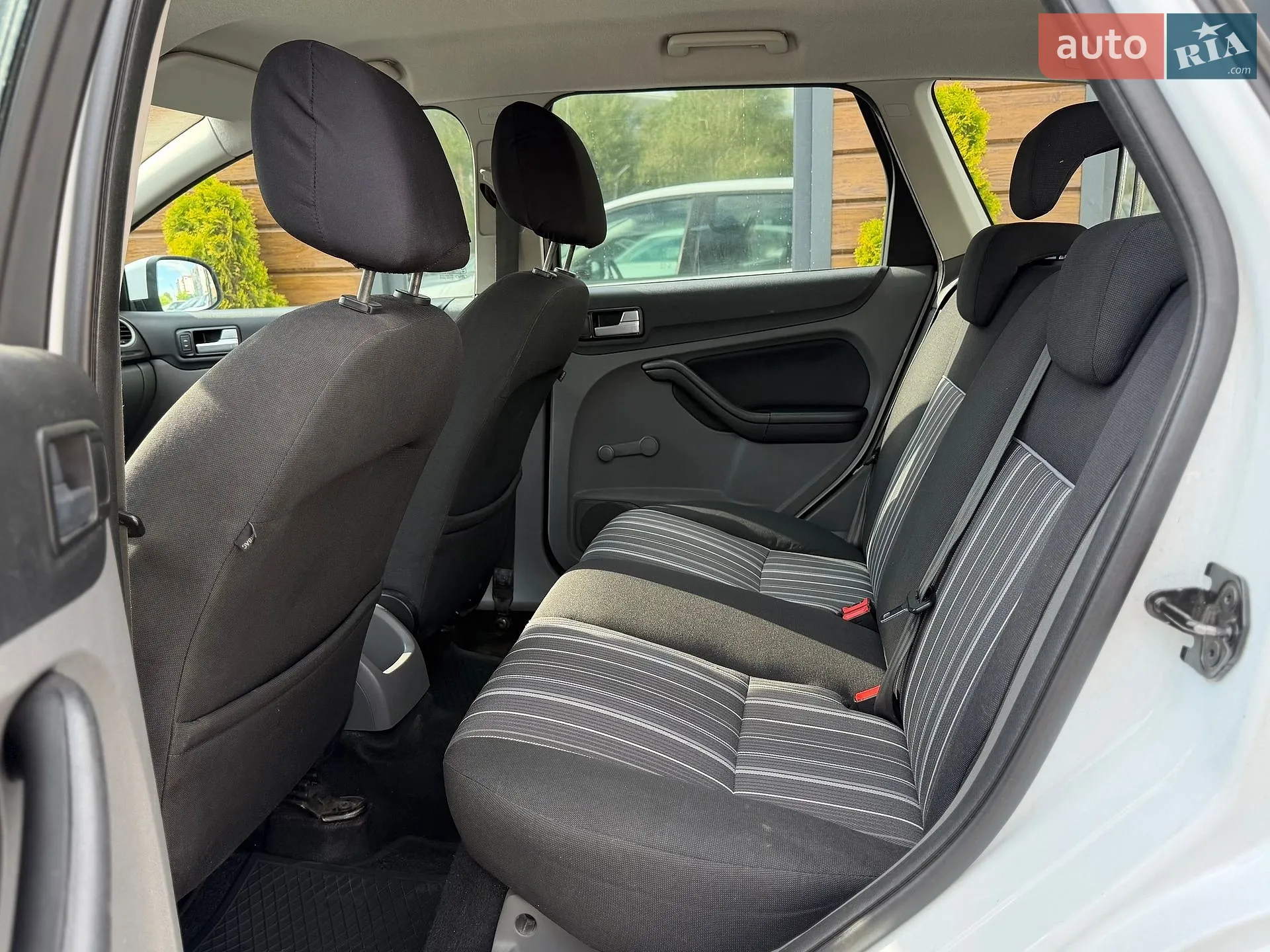 2010 Ford Focus - мініатюра 33