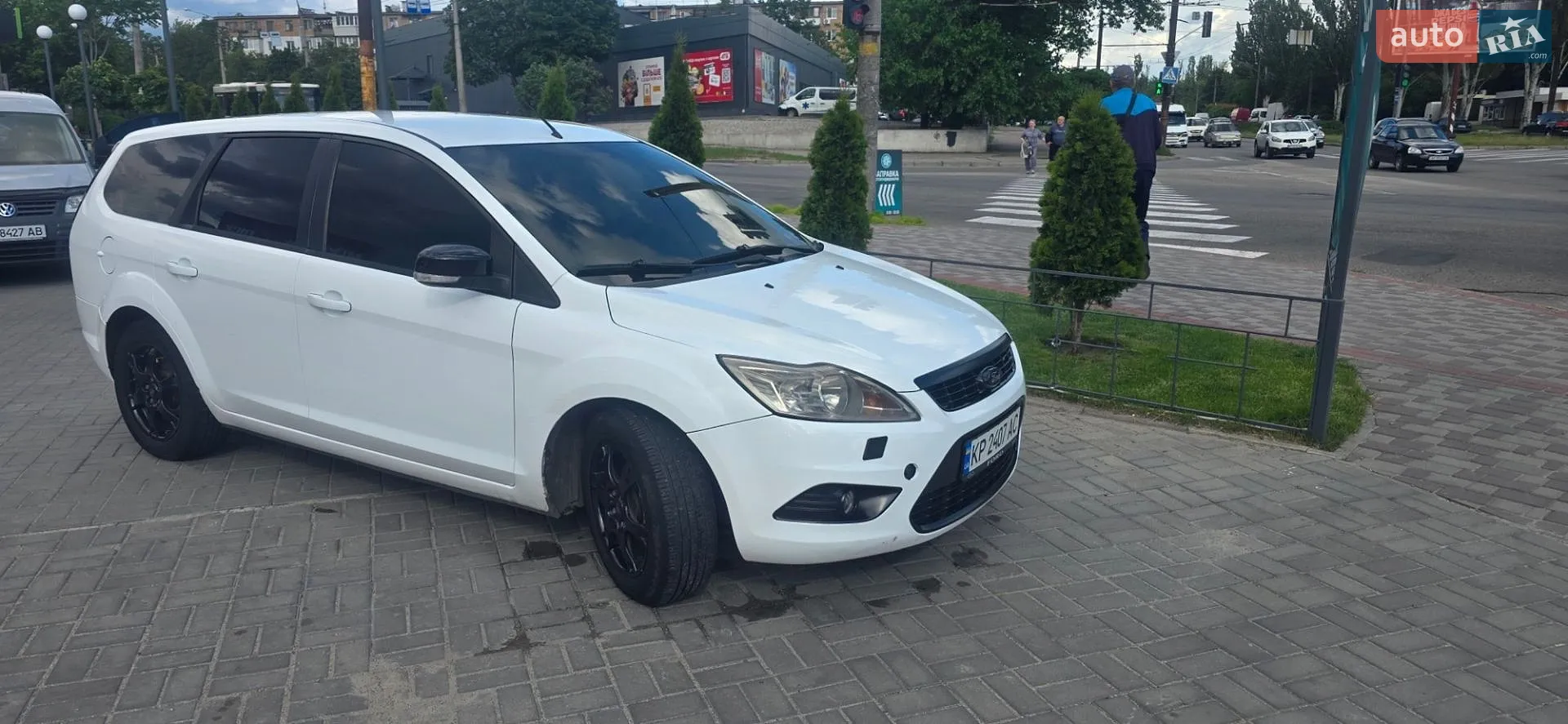 2010 Ford Focus - мініатюра 2