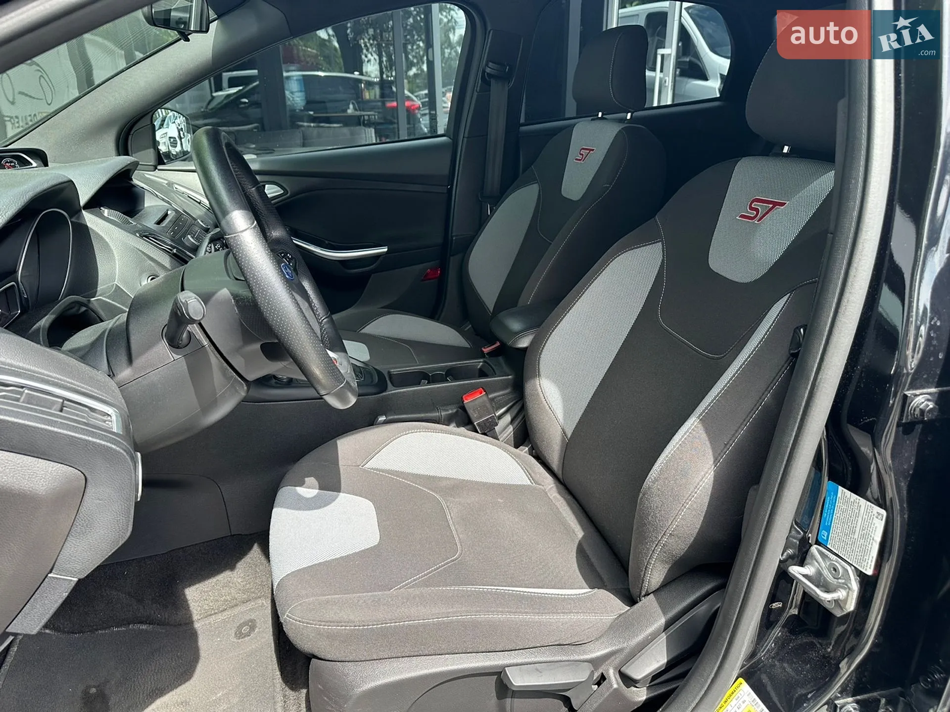 2017 Ford Focus - мініатюра 18