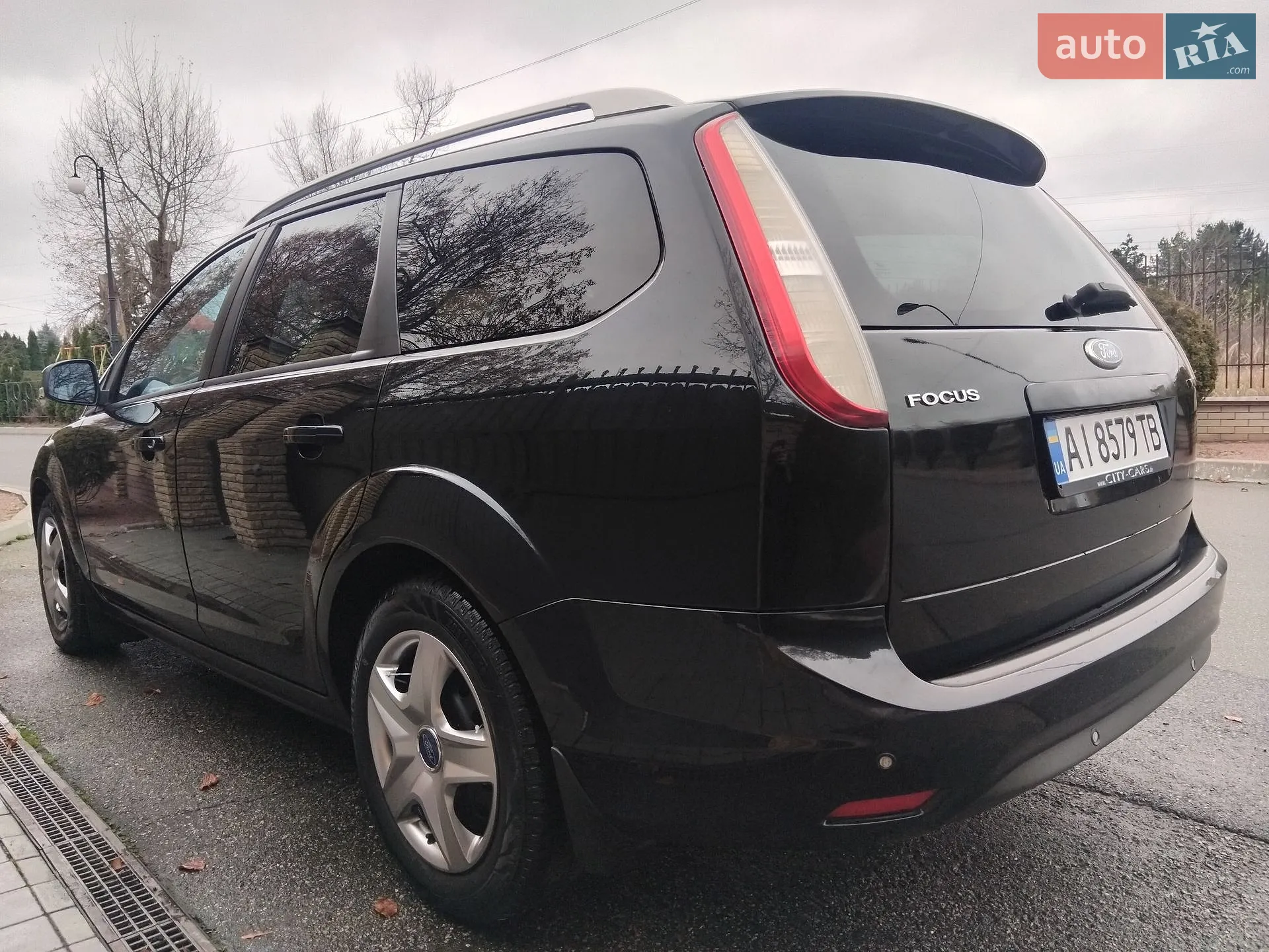2010 Ford Focus - мініатюра 10