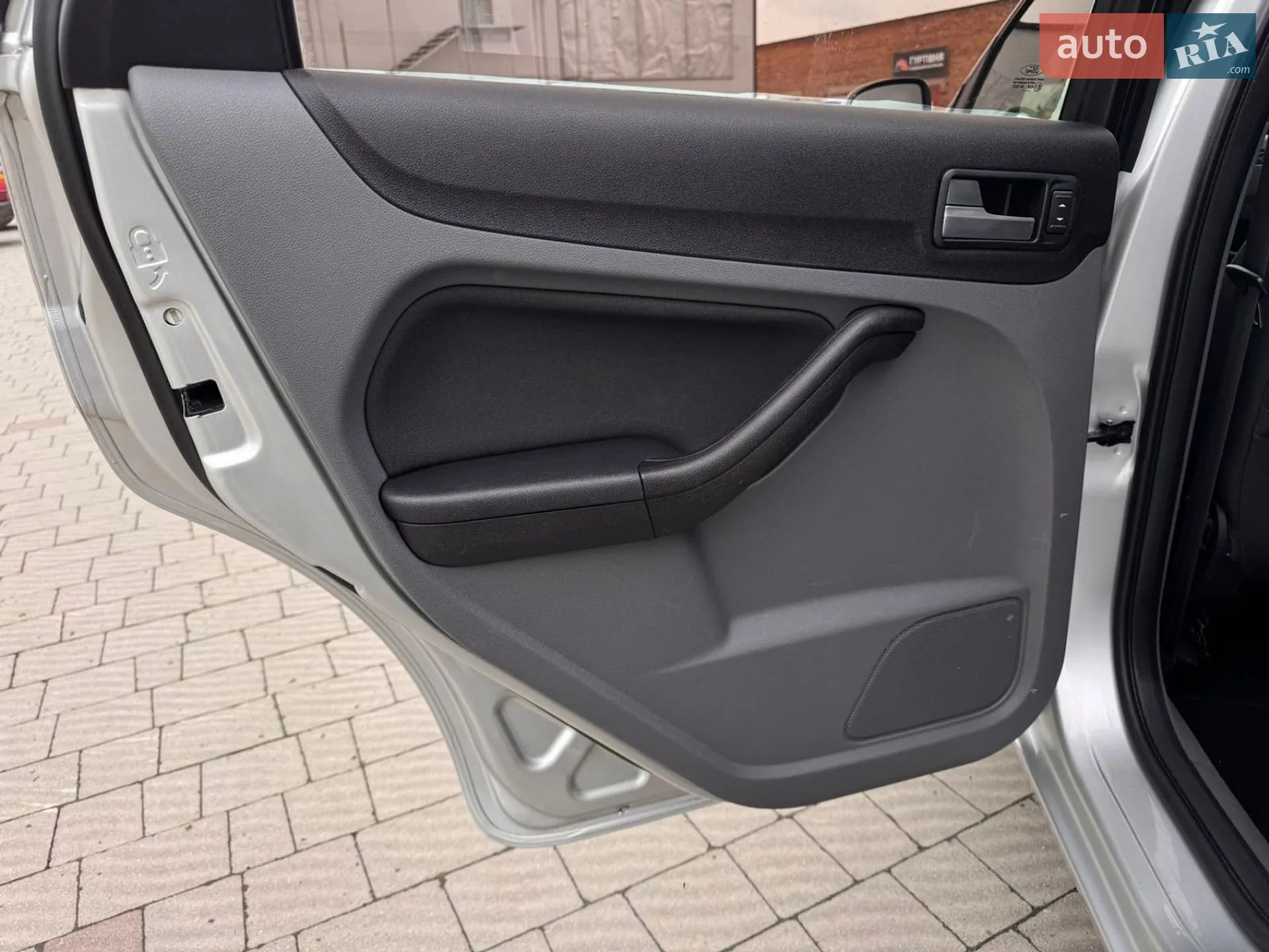 2010 Ford Focus - мініатюра 12