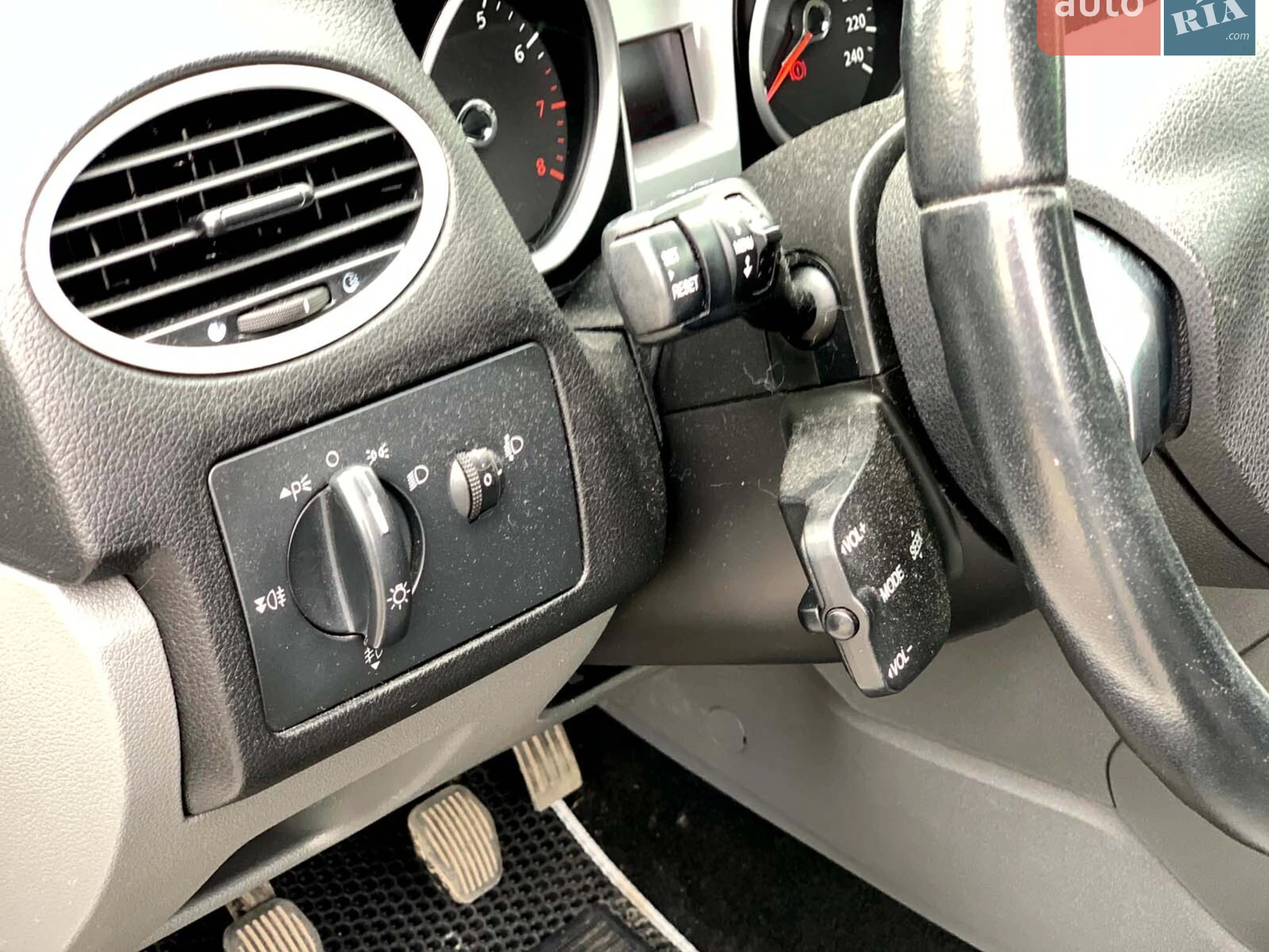 2010 Ford Focus - мініатюра 15