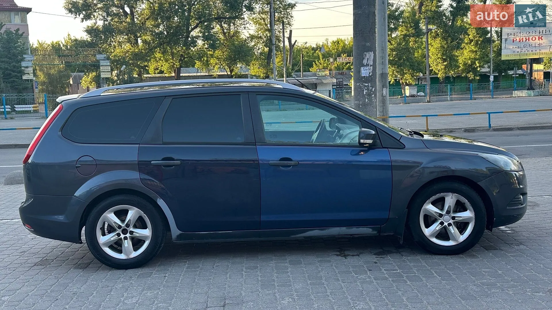 2010 Ford Focus - мініатюра 4