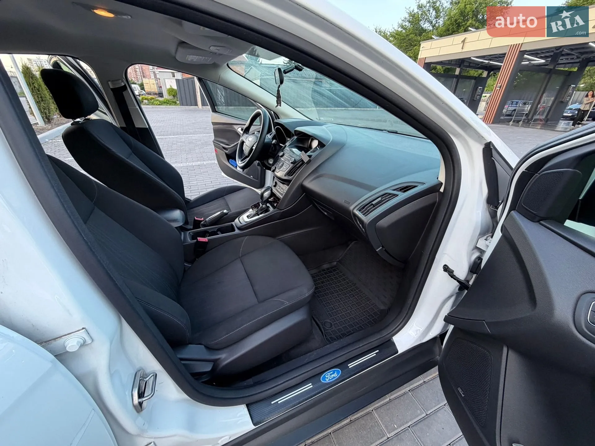2017 Ford Focus - мініатюра 18