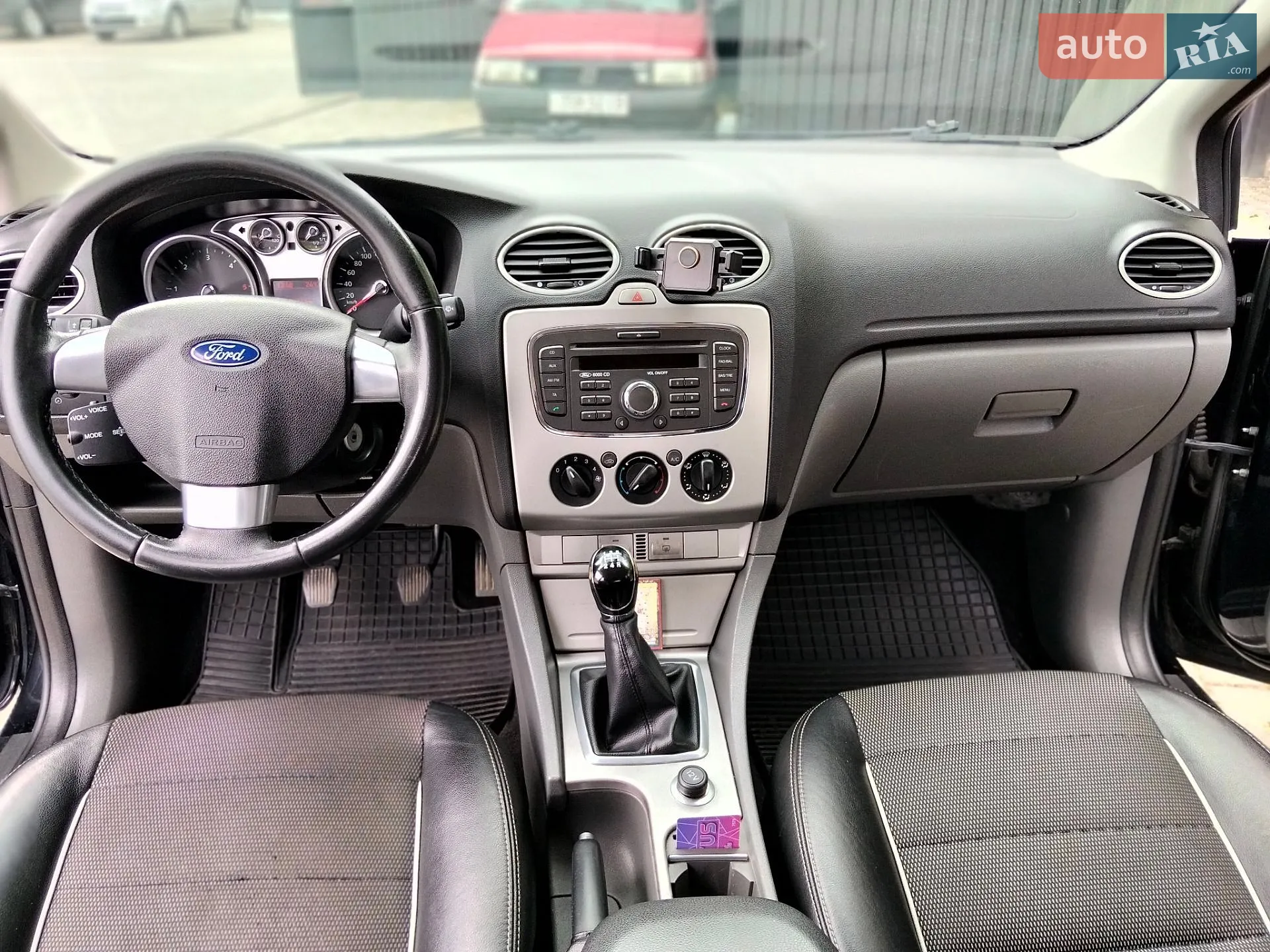 2010 Ford Focus - мініатюра 6