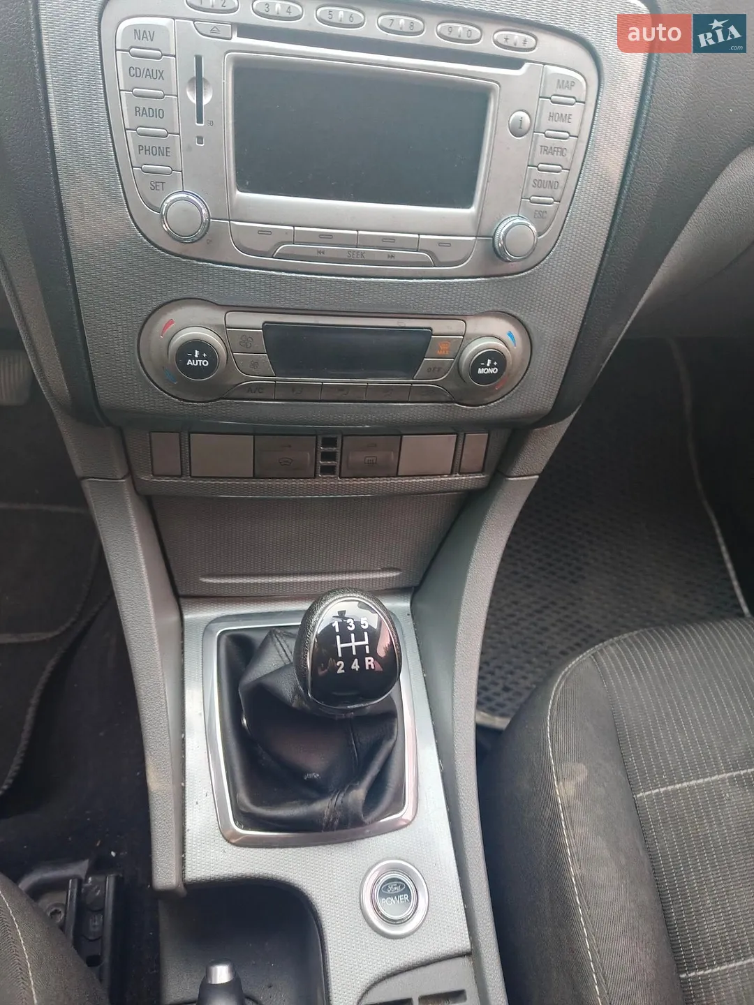 2010 Ford Focus - мініатюра 2
