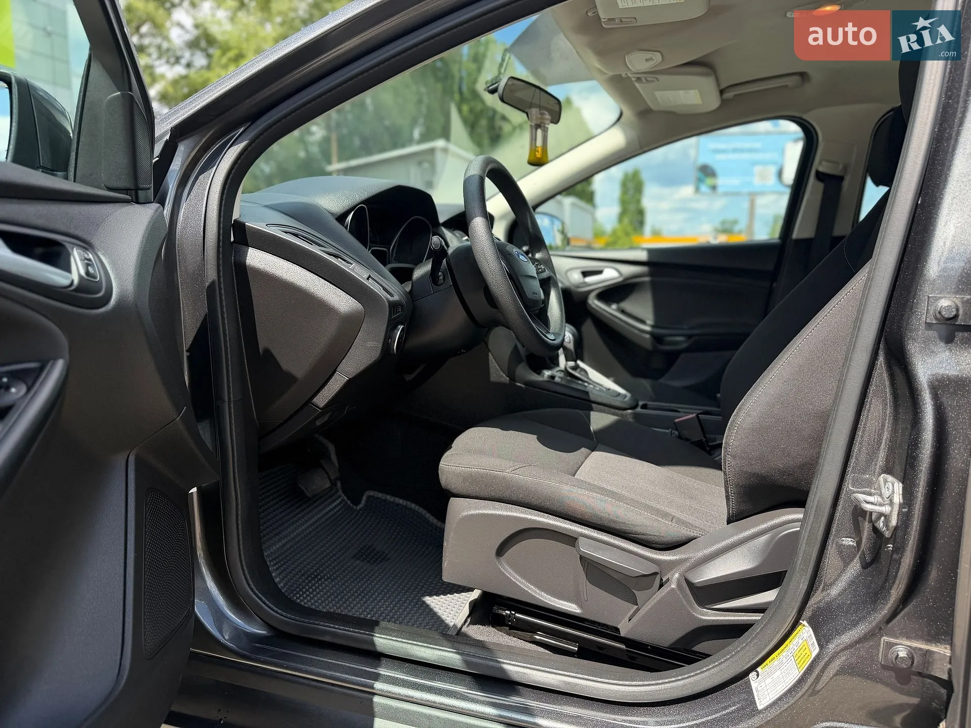 2016 Ford Focus - мініатюра 18
