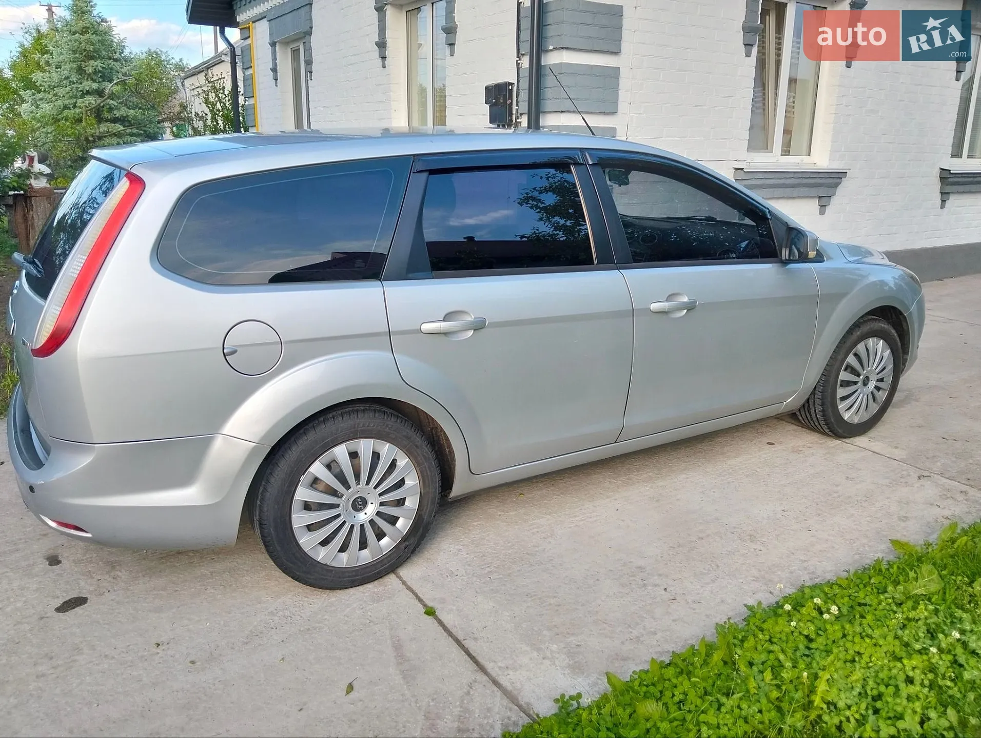 2010 Ford Focus - мініатюра 3