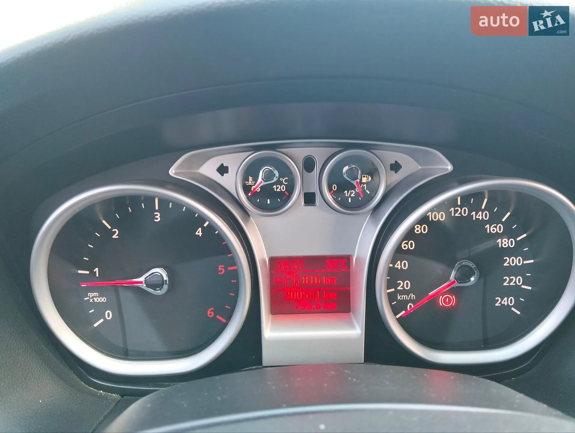 2010 Ford Focus - мініатюра 16