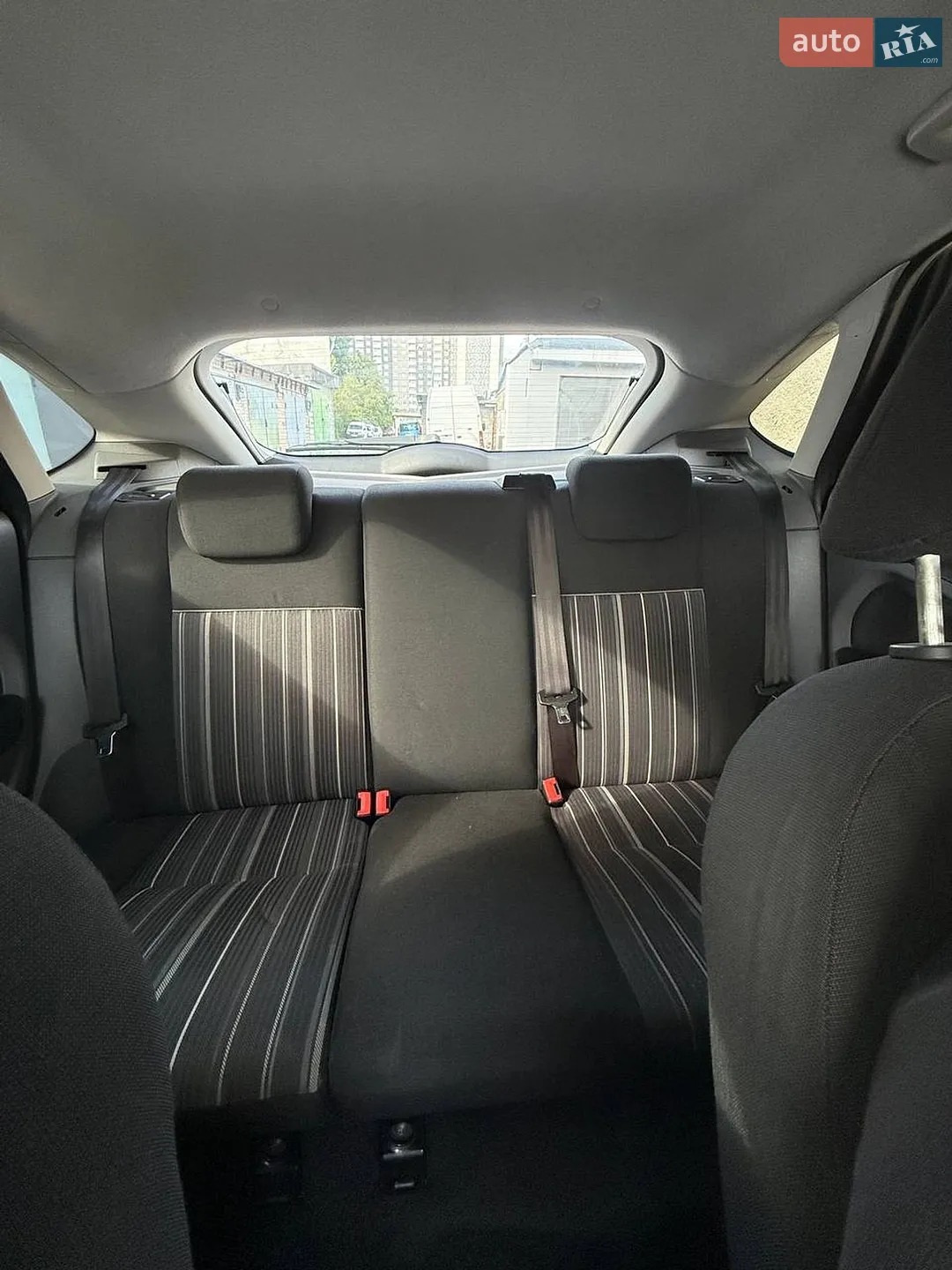 2010 Ford Focus - мініатюра 14