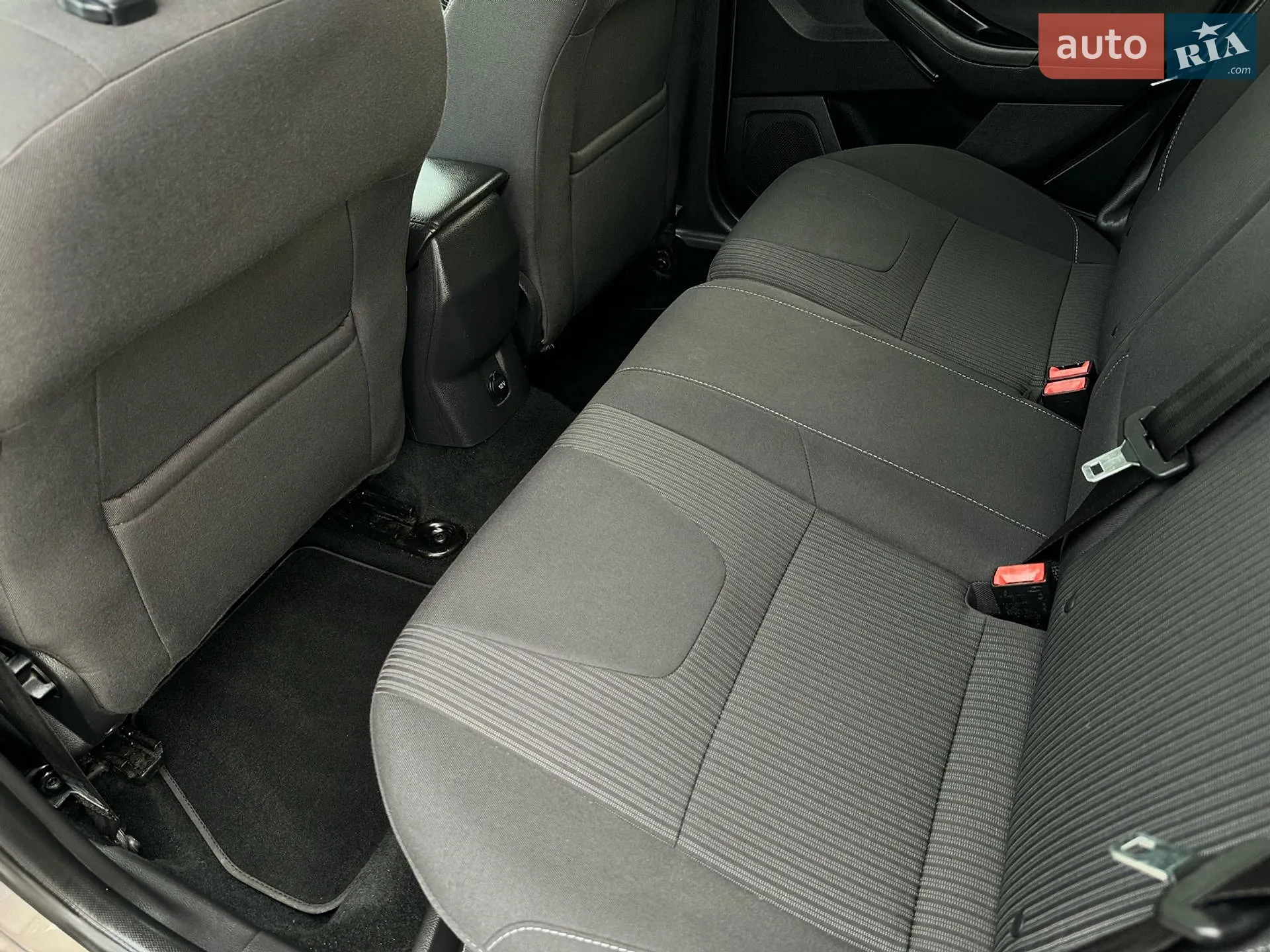 2014 Ford Focus - мініатюра 140