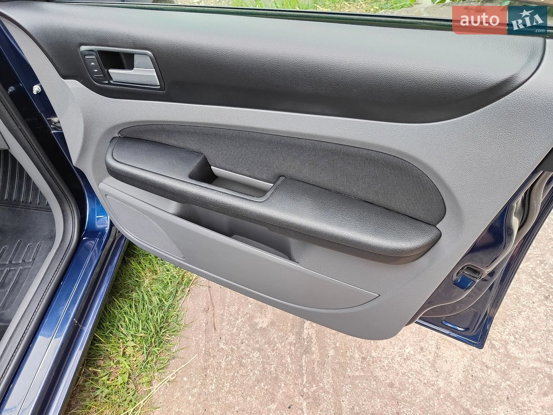 2010 Ford Focus - мініатюра 11