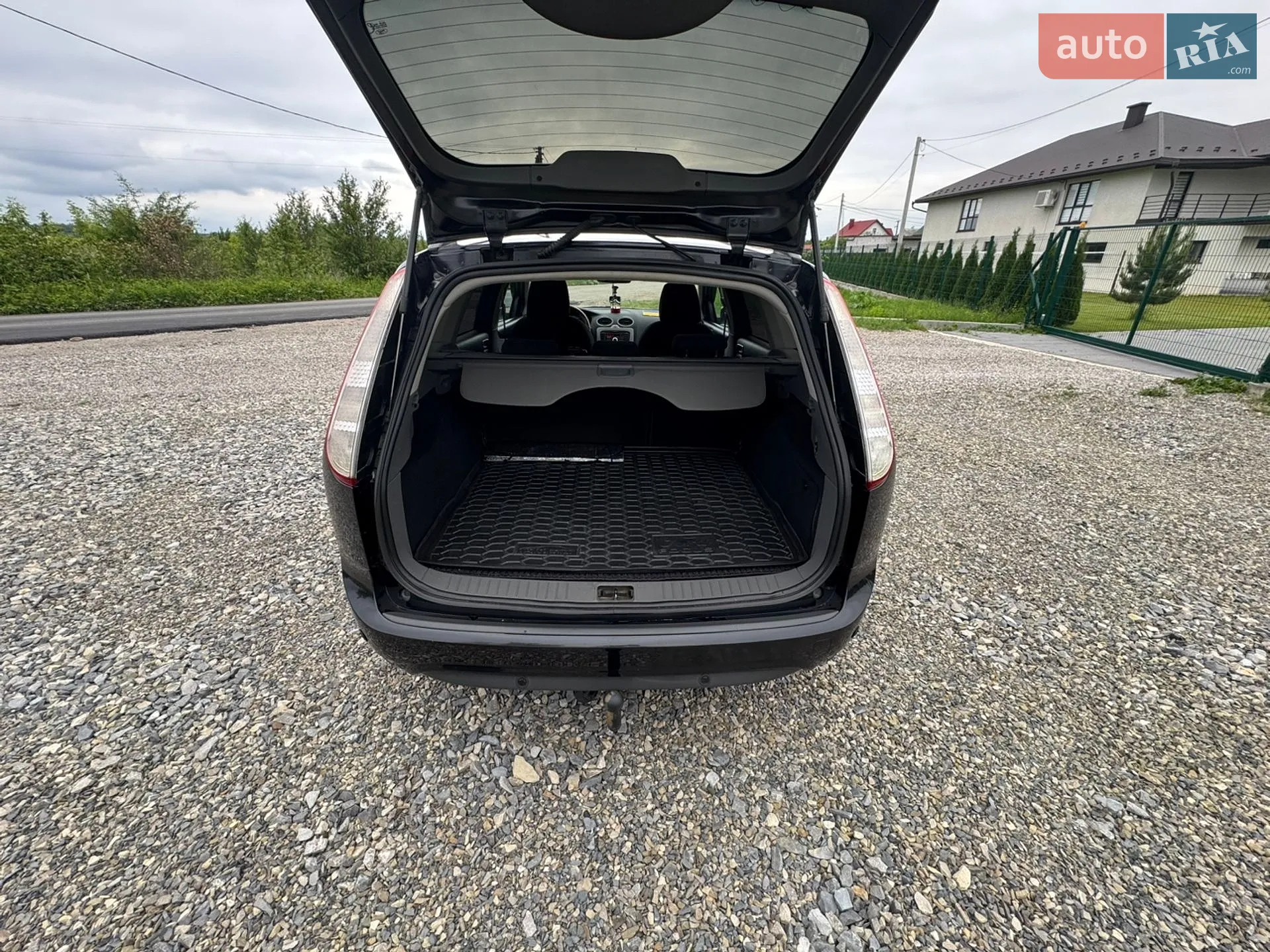 2010 Ford Focus - мініатюра 11