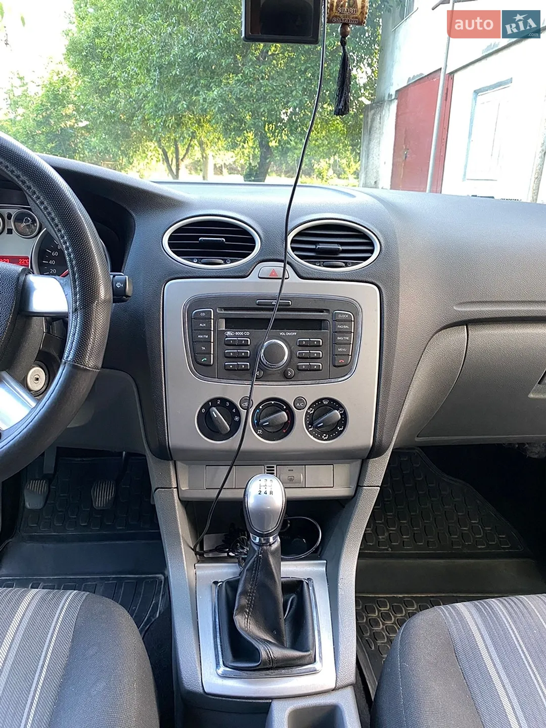 2010 Ford Focus - мініатюра 10
