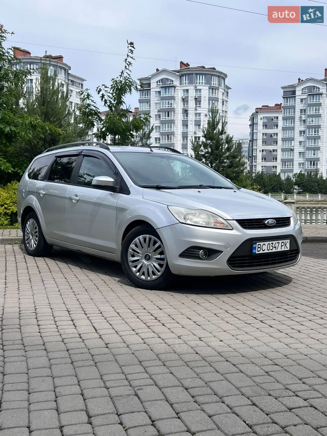 2010 Ford Focus - мініатюра 2