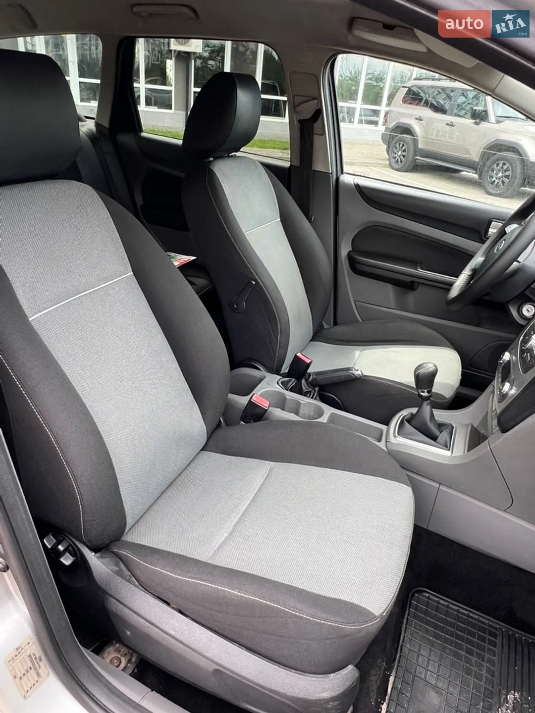 2010 Ford Focus - мініатюра 30