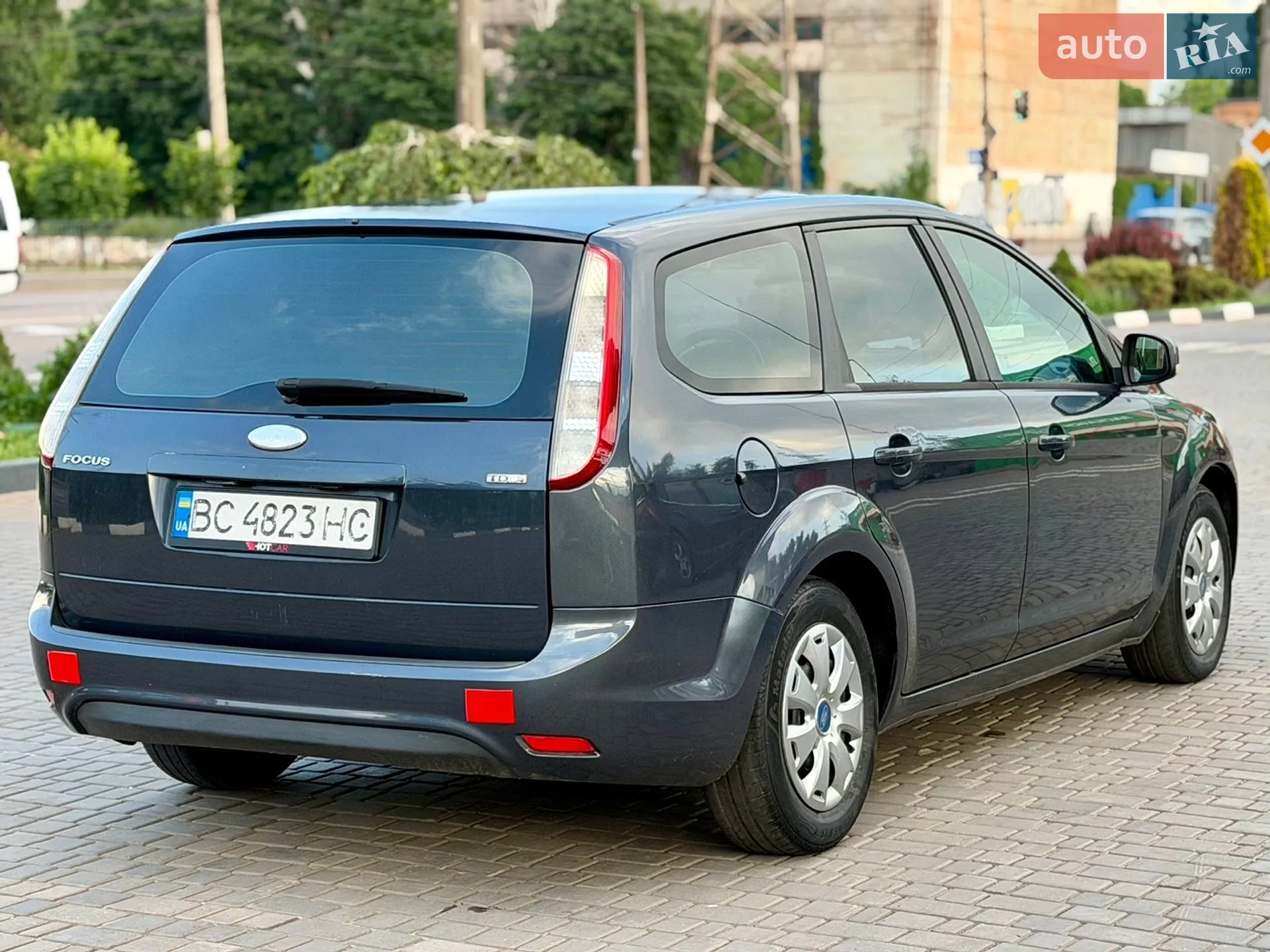 2010 Ford Focus - мініатюра 6
