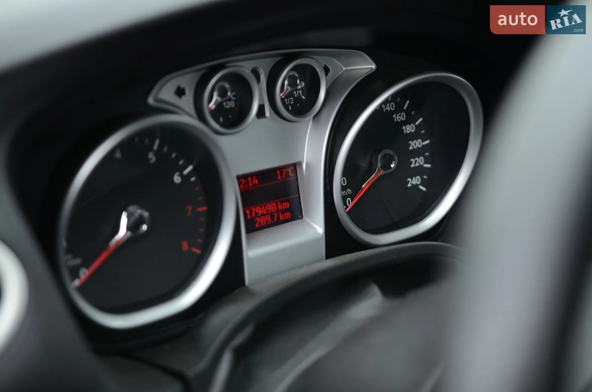 2010 Ford Focus - мініатюра 11