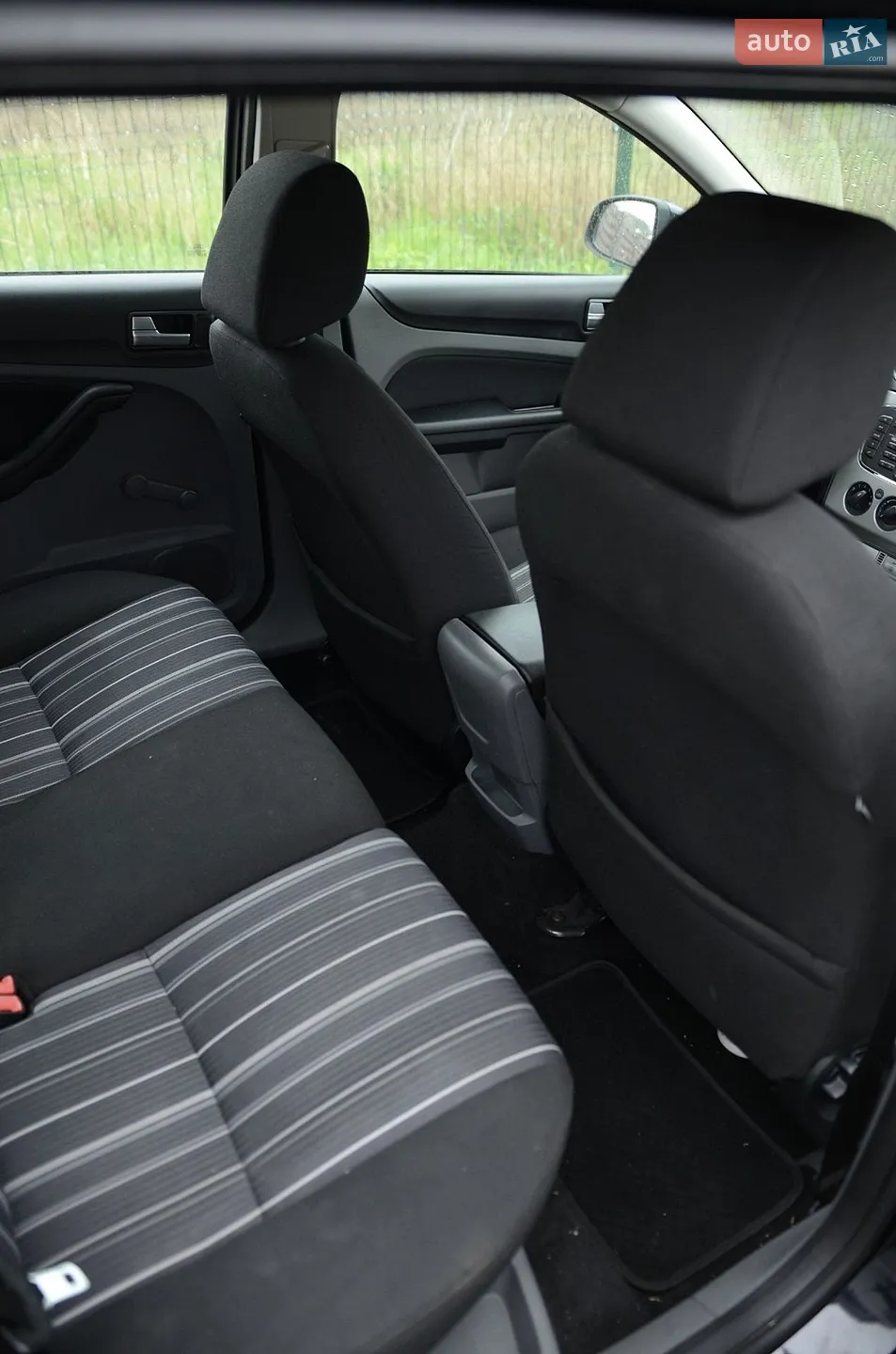 2010 Ford Focus - мініатюра 16