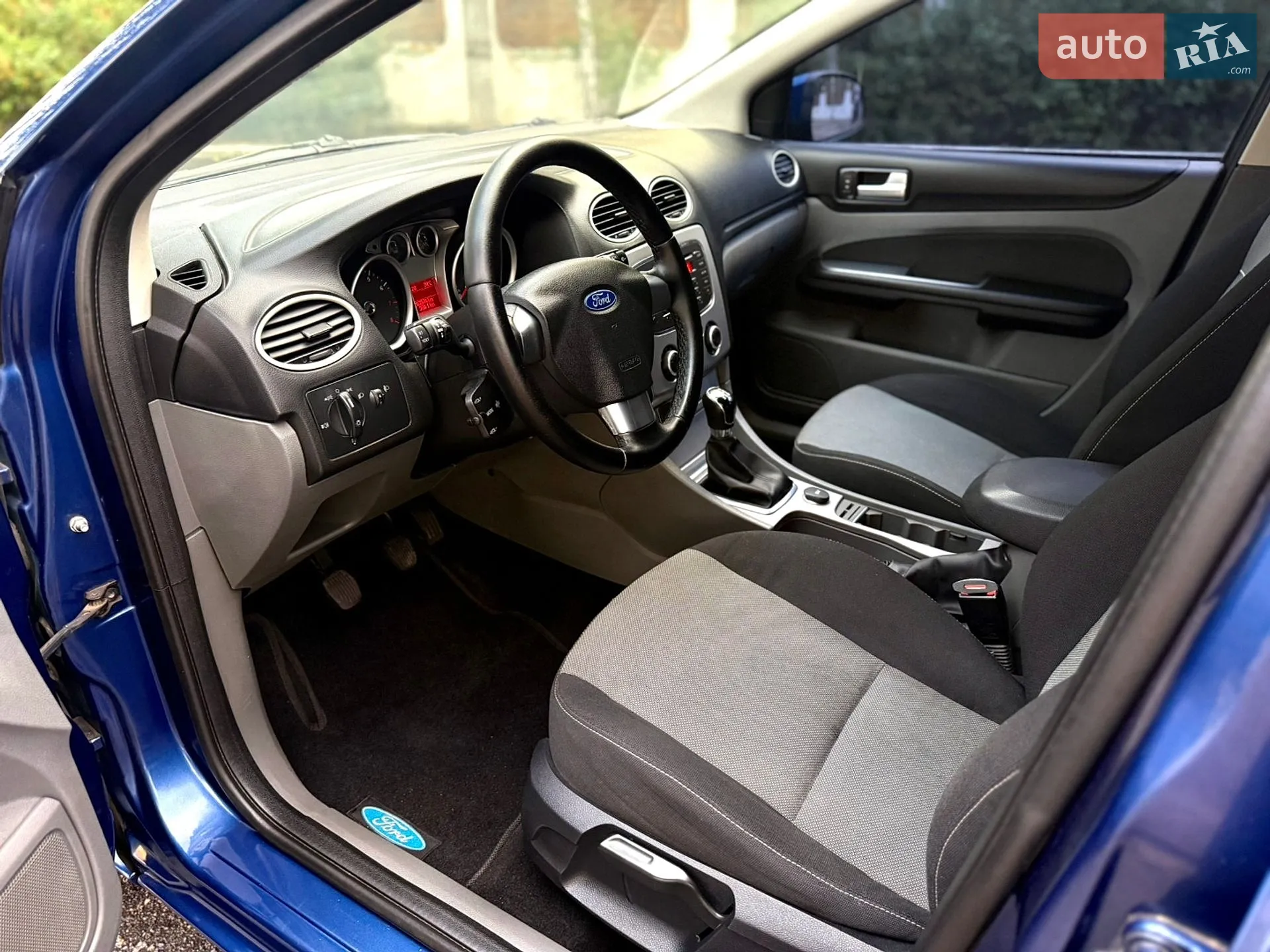 2010 Ford Focus - мініатюра 10