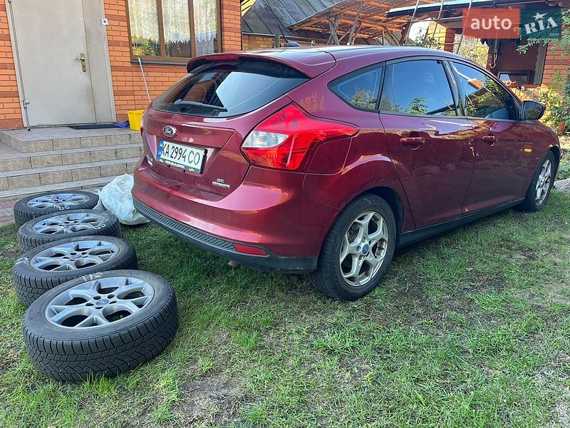 Хэтчбек Ford Focus 2014 в Киеве