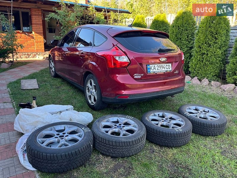 Хэтчбек Ford Focus 2014 в Киеве