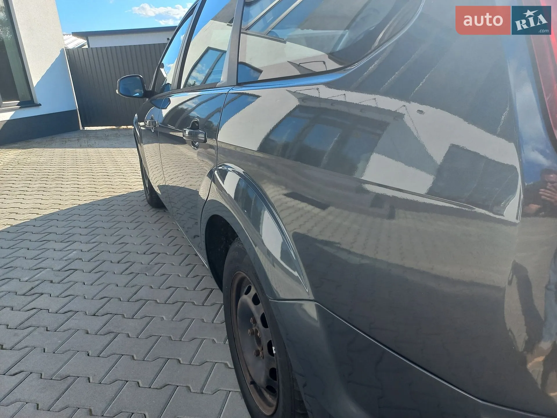 2010 Ford Focus - мініатюра 9